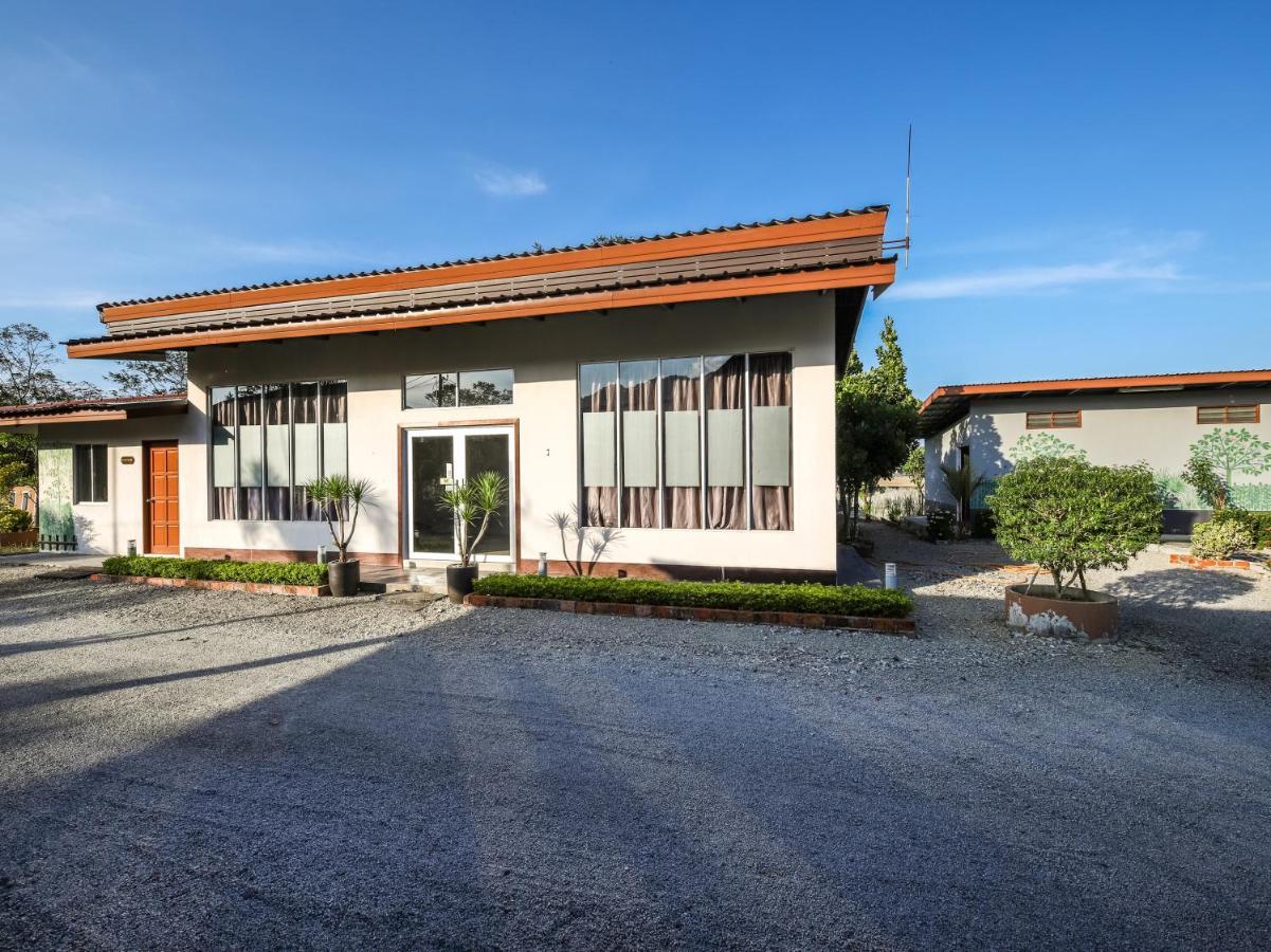 Oyo 44124 De Langkawi Resort And Convertion Centre Ayer Hangat Εξωτερικό φωτογραφία